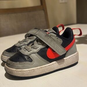 Nike Kids' Black and Red Sneakers